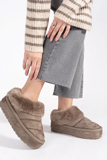 beige loIn slip-on INomens... 2