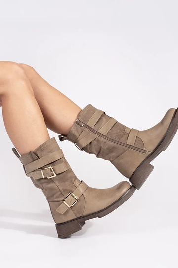 Beige ladies' low-heeled... 2