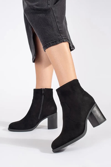 black of suede classic... 2