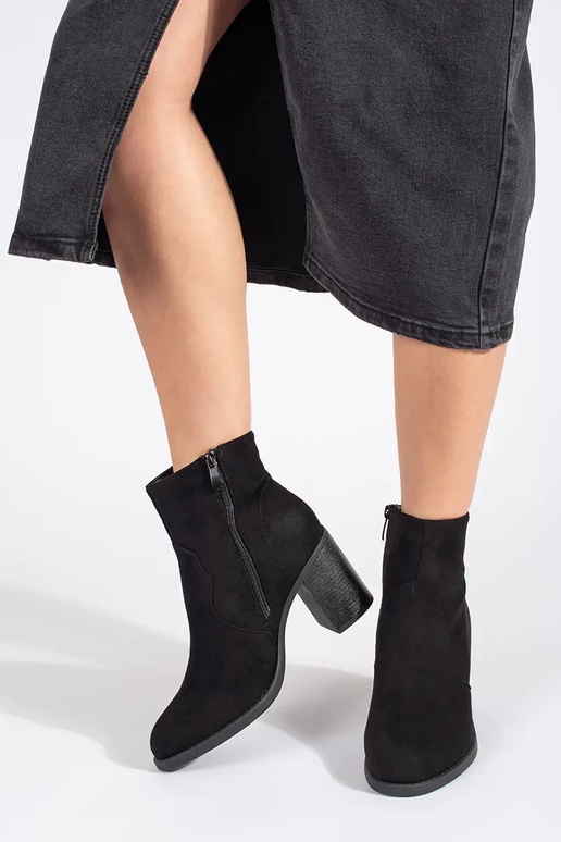 black of suede classic Inomens boots...