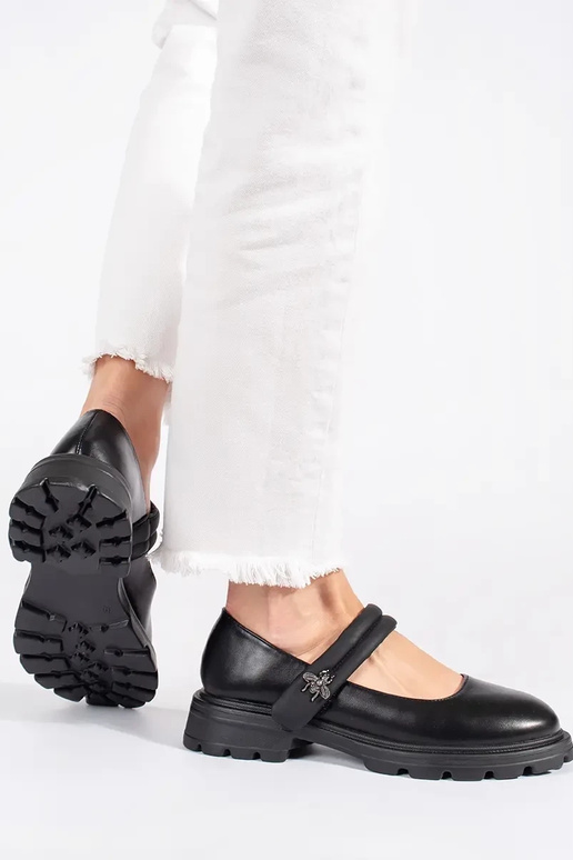 black INomens boots on a flat sole z...