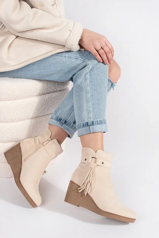 of suede lightbeige Inomens boots on...