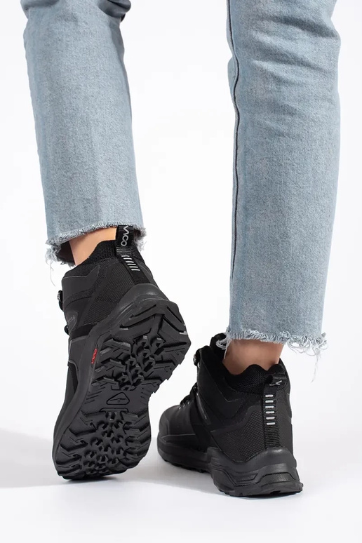 black insulated Trekking shoes