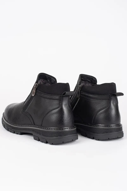 Juodos spalvos žieminiai batai...