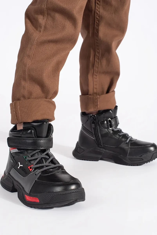 black insulated trzeIniki boyish