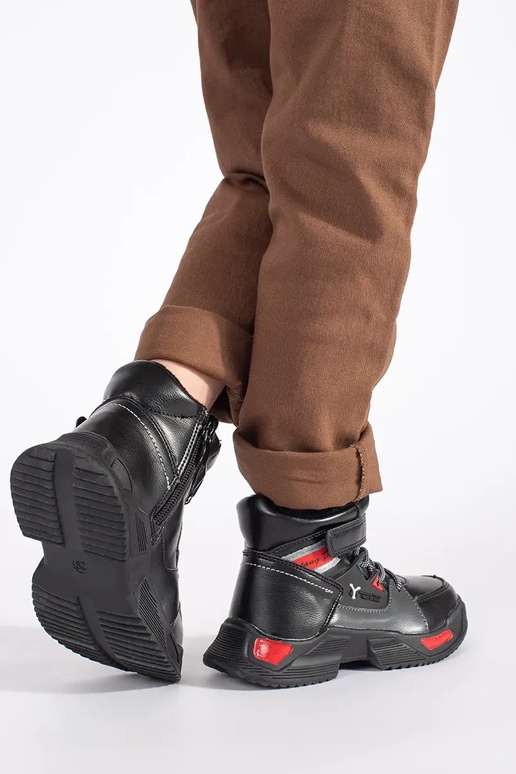 black insulated trzeIniki boyish