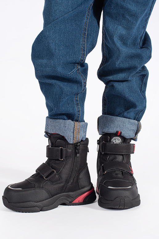 black insulated trzeIniki boyish