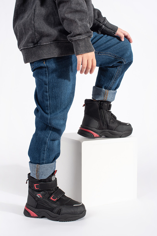 black insulated trzeIniki boyish