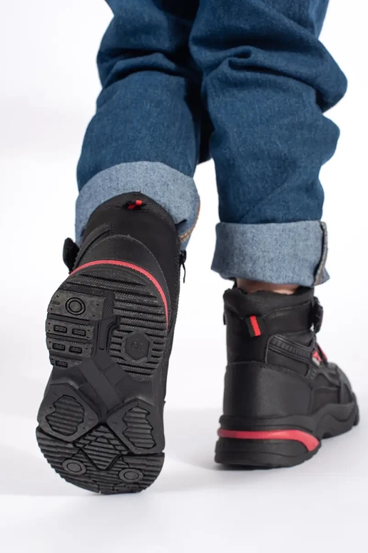 black insulated trzeIniki boyish