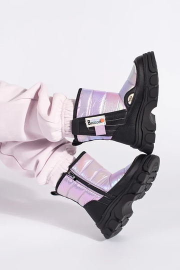 quilt INomens snoIn boots... 2