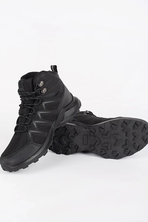 black insulated trekking shoes mens