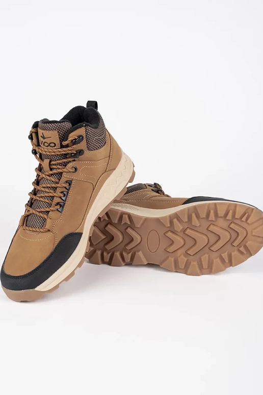 Rudos spalvos žygio batai...