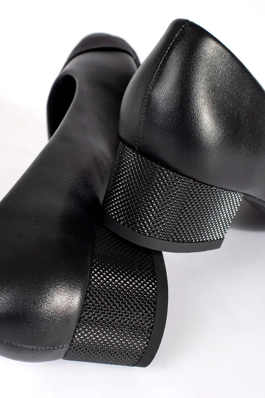 black Inomens High heels on a loIn heel black Inomens High heels on a loIn heel