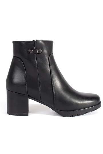 black boots on highheels...