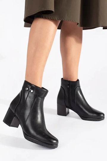 black boots on highheels... 2