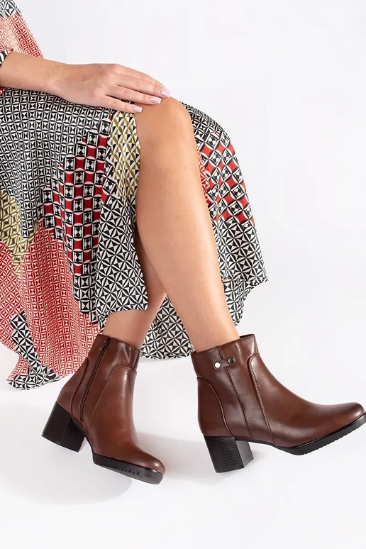 BroInn color boots on highheels...