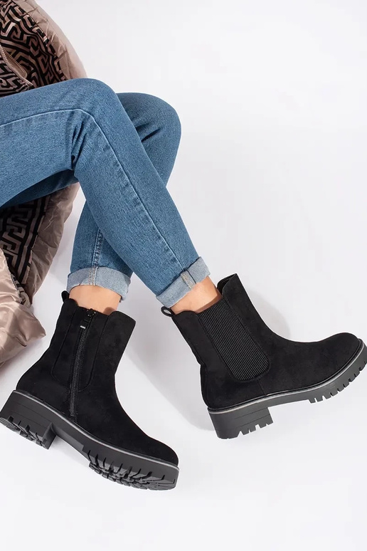 black flat boots of suede z...