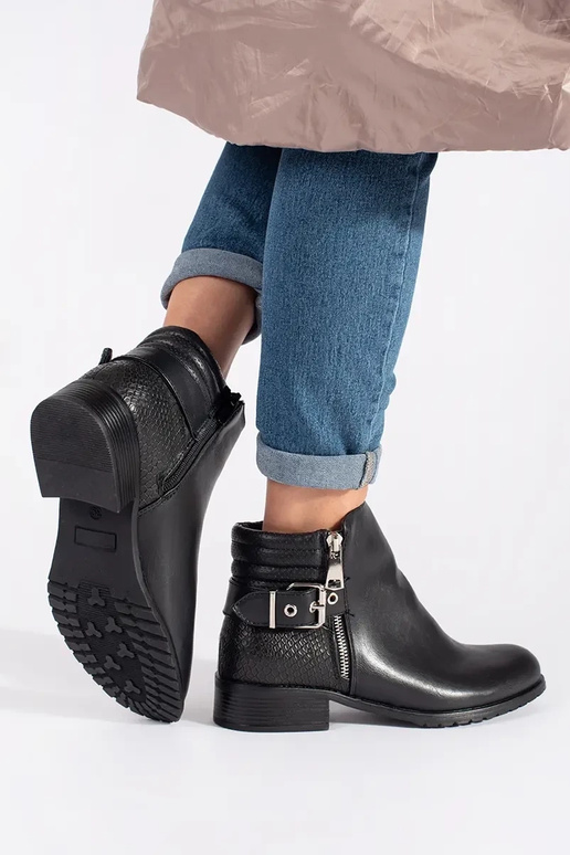 black INomens boots flat