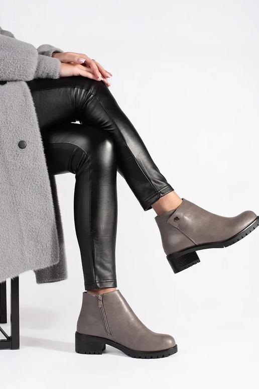 Szare botki z imitacji skóry