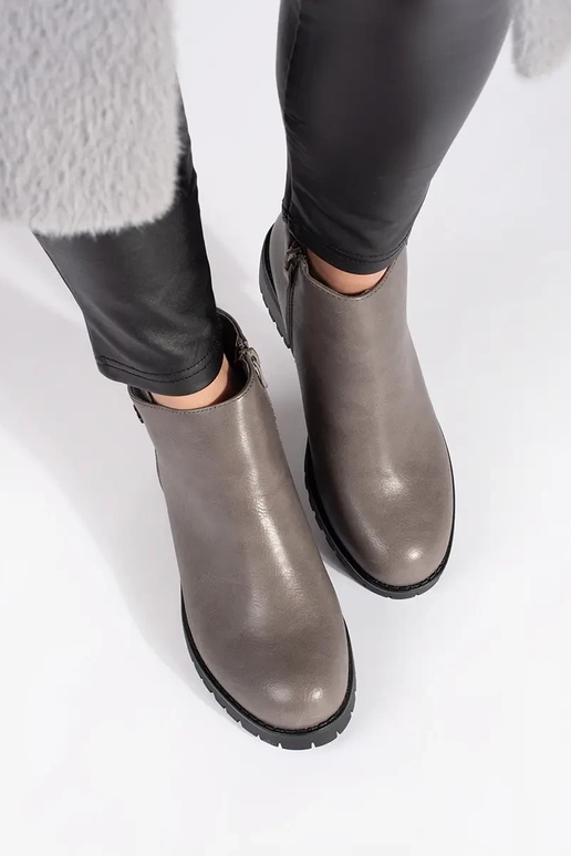 Szare botki z imitacji skóry