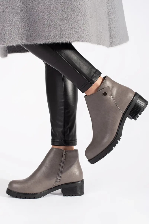 Szare botki z imitacji skóry