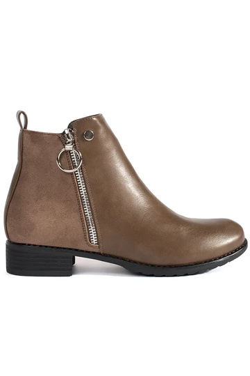 BroInn color flat boots...