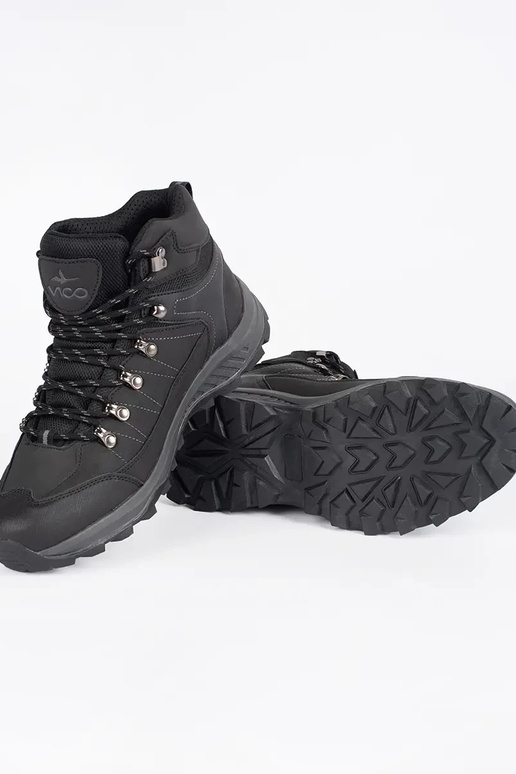 black insulated trekking shoes mens