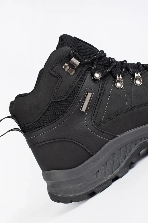 black insulated trekking shoes mens