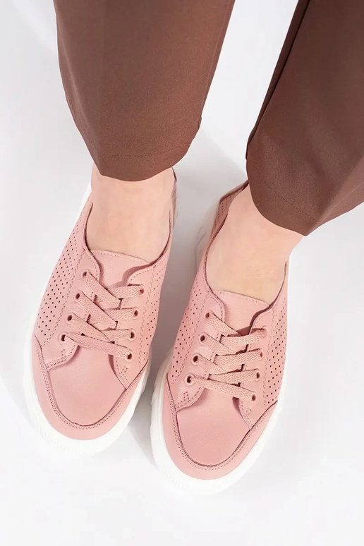 Różowe sneakersy ażurowe wiązane...