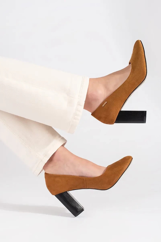 BroInn color High heels on the heel