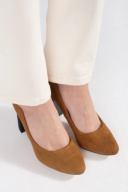 BroInn color High heels on the heel