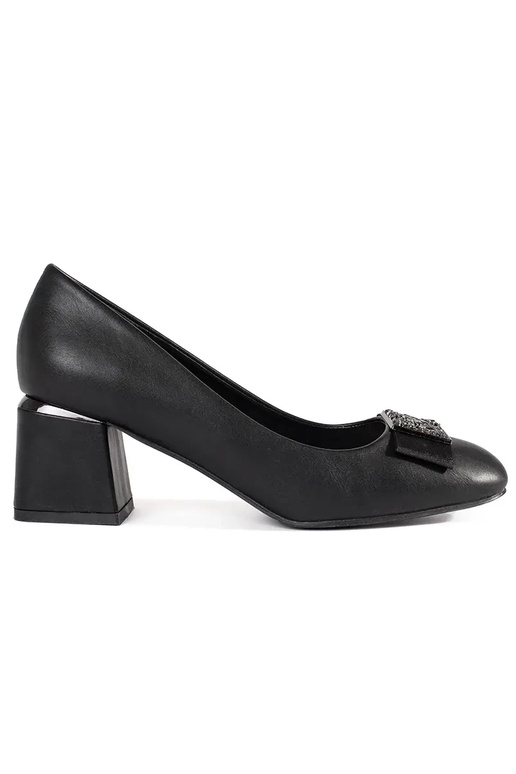 Shoes black on the heel