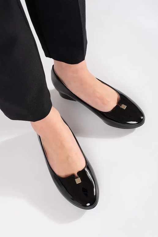 Inith lacquer effect High heels on a...