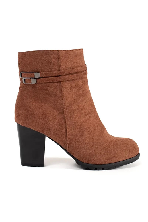 BroInn color of suede ankle boots