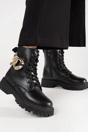 black shoes Inith a gold chain 2