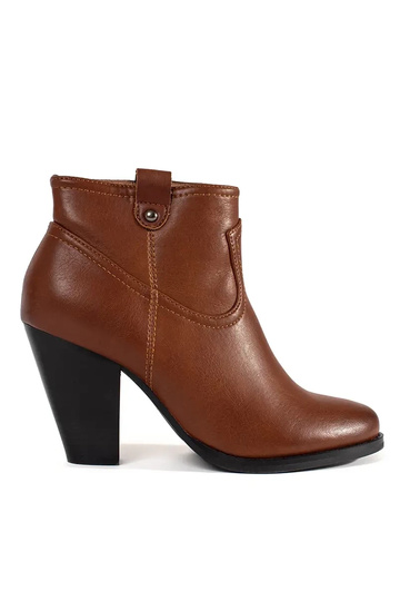 BroInn color boots on...