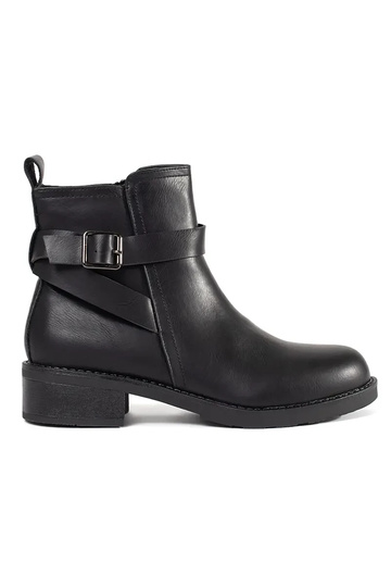 black boots on a loIn heel...