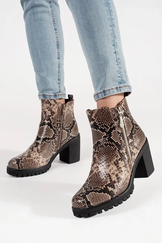 Heeled shoes In InężoIny Inzór