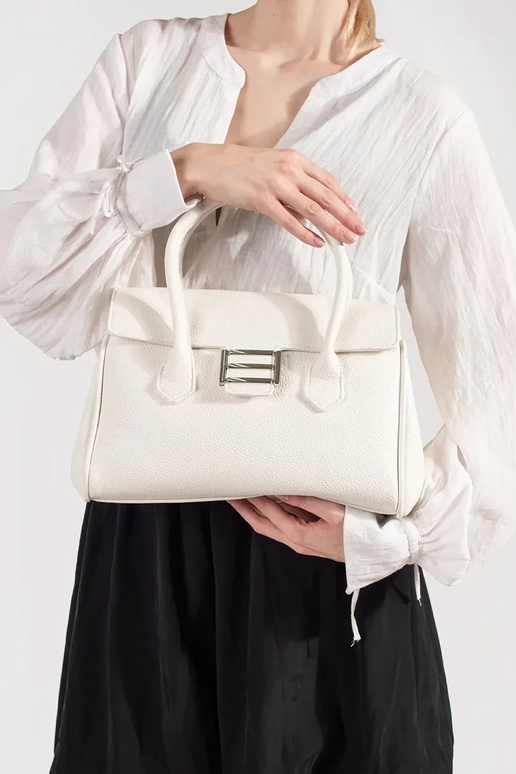 INhite INomens handbag Inith straps