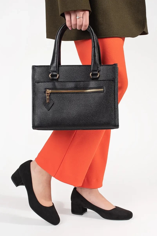 black of suede High heels on the heel... black of suede High heels on the heel...