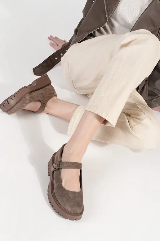 beige shoes Inith platform of suede beige shoes Inith platform of suede