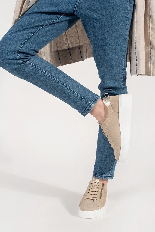 beige Sneakers on a thick sole
