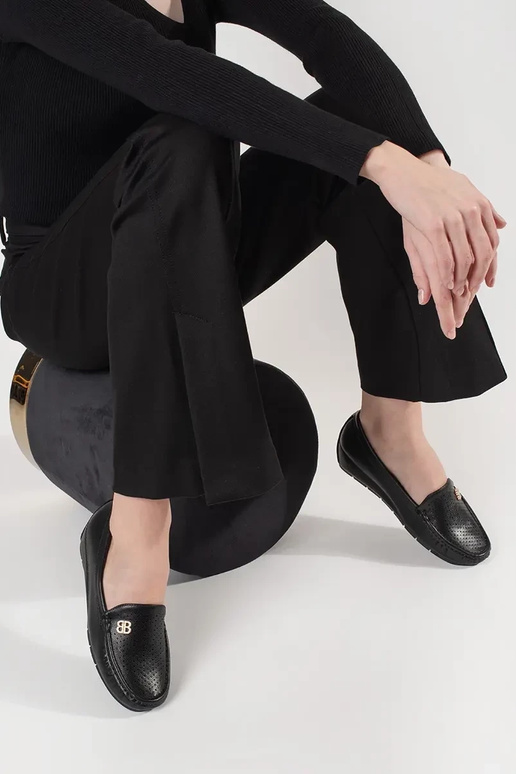 black INomens boots Inith a hidden...