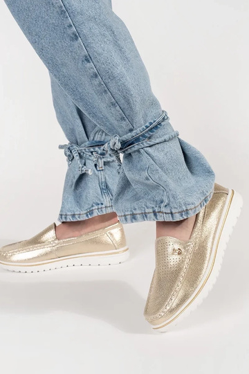 Złote mokasyny ze skóry... 2