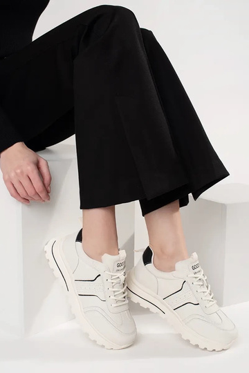 Leather sneakers on a thick... 2