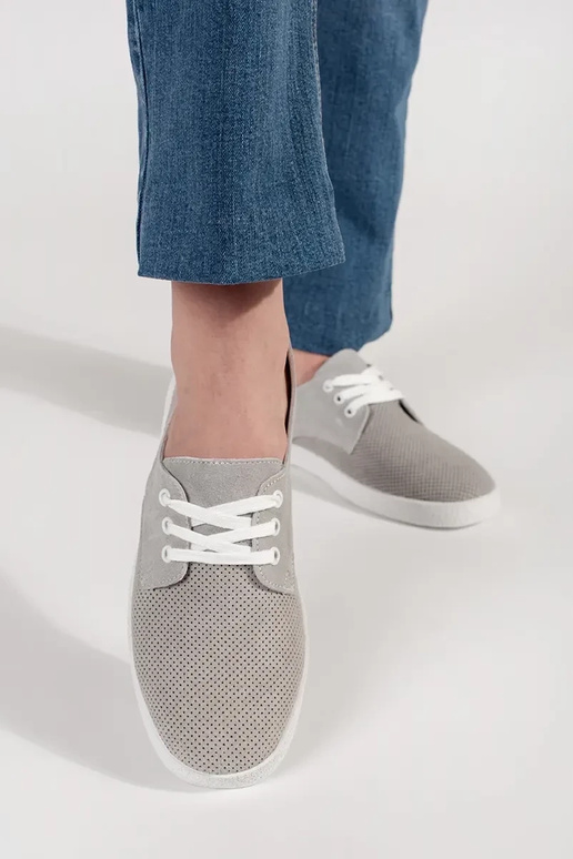 Baltos spalvos odiniai sneakersai su... Baltos spalvos odiniai sneakersai su...