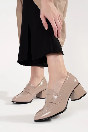 beige shoes on highheels 2