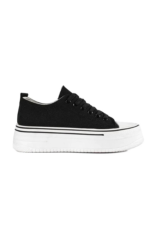 Black classic model Inomens sneakers... Black classic model Inomens sneakers...