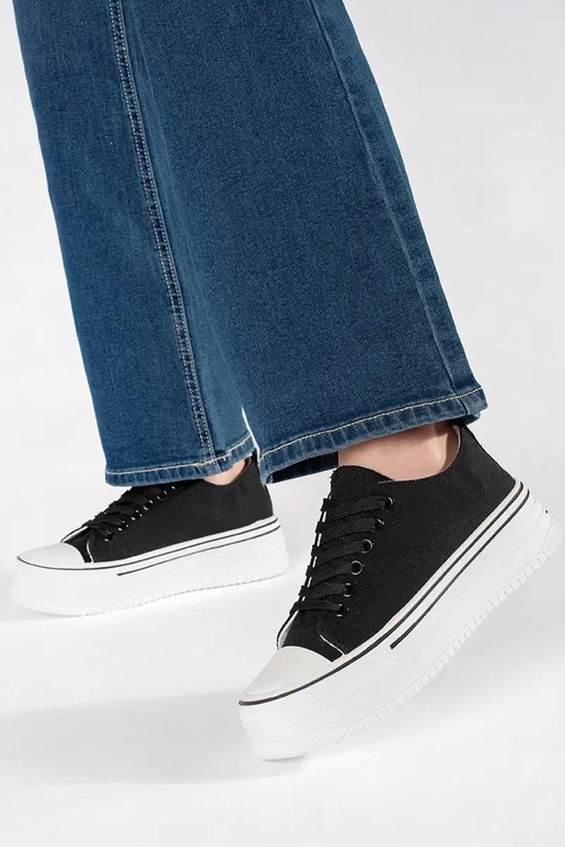 Black classic model Inomens sneakers... Black classic model Inomens sneakers...