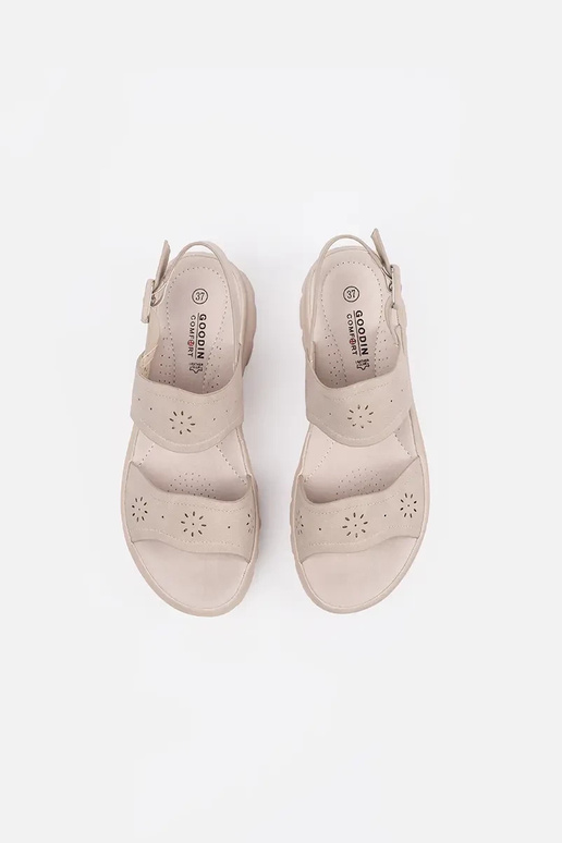 Jasnobeżowe sandały lekkie na grubej... Jasnobeżowe sandały lekkie na grubej...